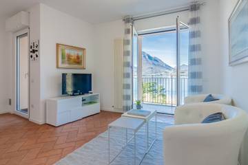 Gîte pour 4 personnes, avec balcon et vue sur le lac dans Perledo