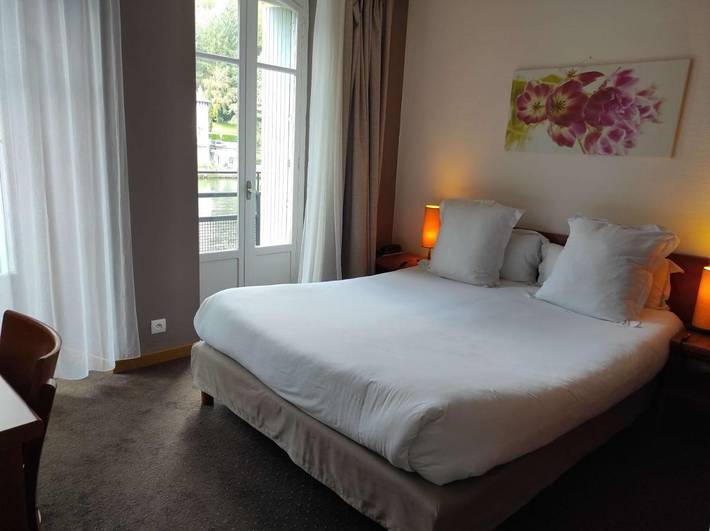 Hôtel pour 2 personnes, avec piscine et sauna ainsi que jardin et jacuzzi à Entraygues-sur-Truyère - 2