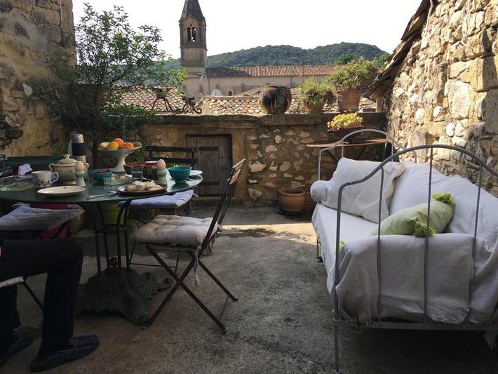 Chambre d’hôte pour 6 personnes, avec terrasse et vue à Collias - 2