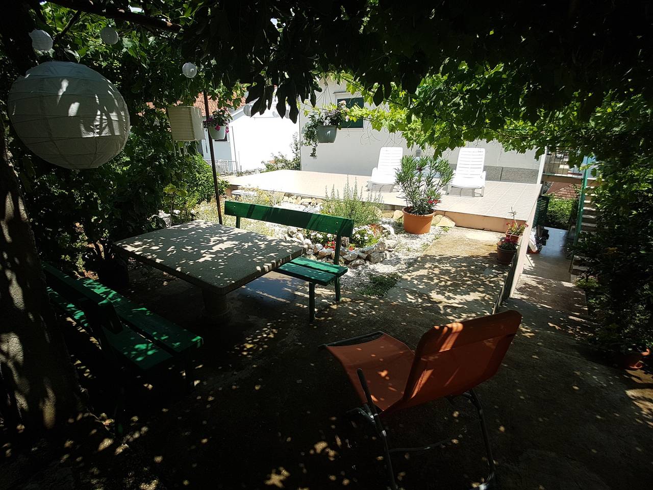 Ganze Wohnung, 2-Zimmer-Ferienwohnung mit Terrasse und Meerblick Marina, Trogir A-14191-a in Marina, Split-Dalmatien