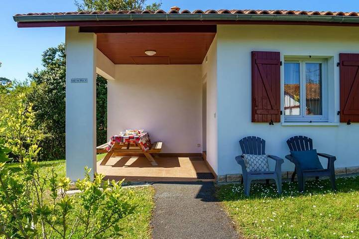 Location de vacances pour 6 personnes, avec jardin et piscine dans Plage de l'Uhabia