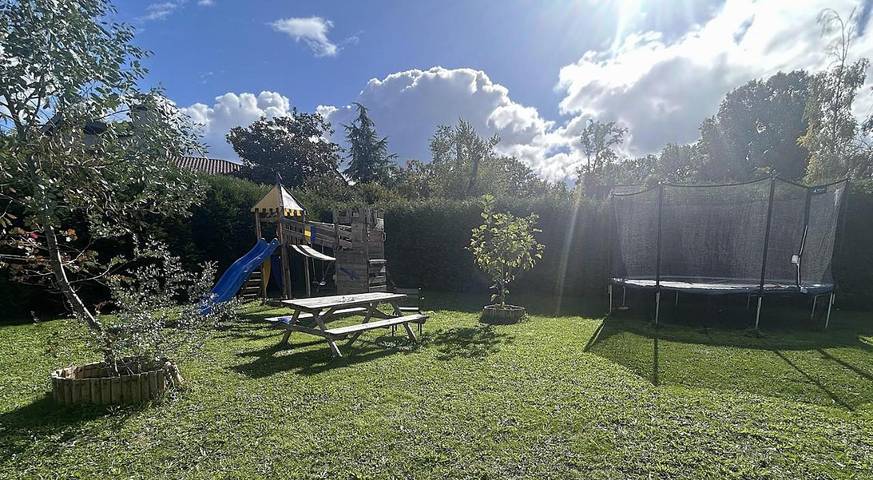 Location de vacances pour 12 personnes, avec vue ainsi que terrasse et piscine à Anthy-sur-Léman - 2