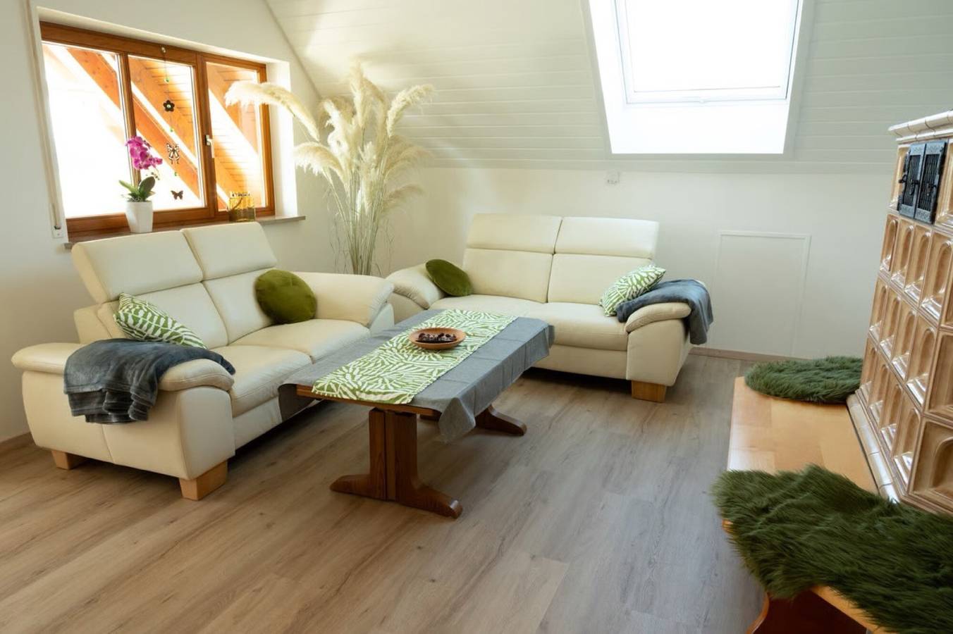 Ganze Wohnung, Ferienwohnung Familie Löffler mit Bergblick, Wintergarten und Wlan in Ostrach, Region Bodensee-Oberschwaben