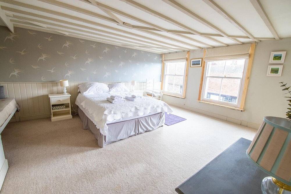 Benson House – Prime Location – Rye Town Centre in Rye, East Sussex