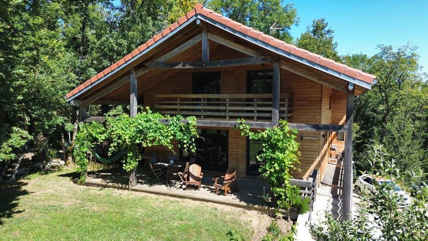 Gîte pour 10 personnes, avec Terrasse ainsi que Jardin et Vue