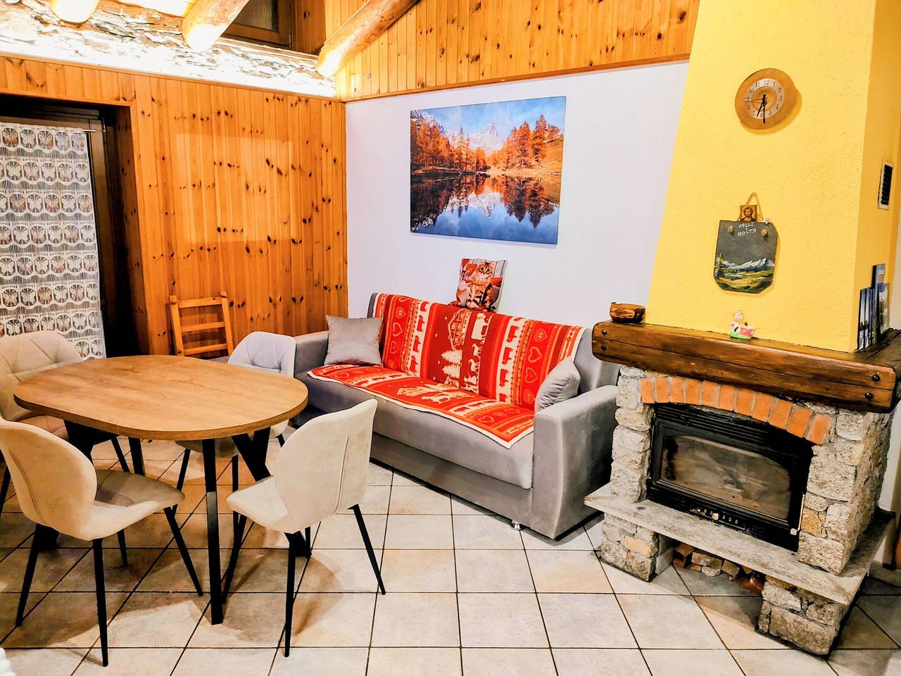 Appartement 'Tillier Valtournenche' mit Bergblick, Balkon und Wlan in Crépin (Valtournenche), Valtournenche
