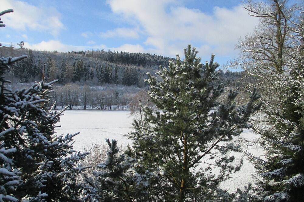 *Mit Südterrasse und Blick in die Berge direkt am Fluss im Orketal Naturpark* in Medebach, Hochsauerlandkreis
