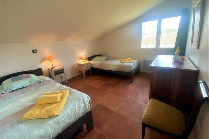 Gîte pour 8 personnes, avec jardin ainsi que piscine et vue, animaux acceptés à Redortiers - 3