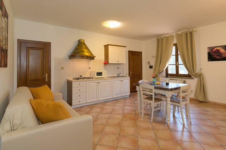 Appartamento 'Podere Nuti – 3 Vallino' con gazebo in esclusiva, piscina e giardino in comune in Mazzanta, Cecina