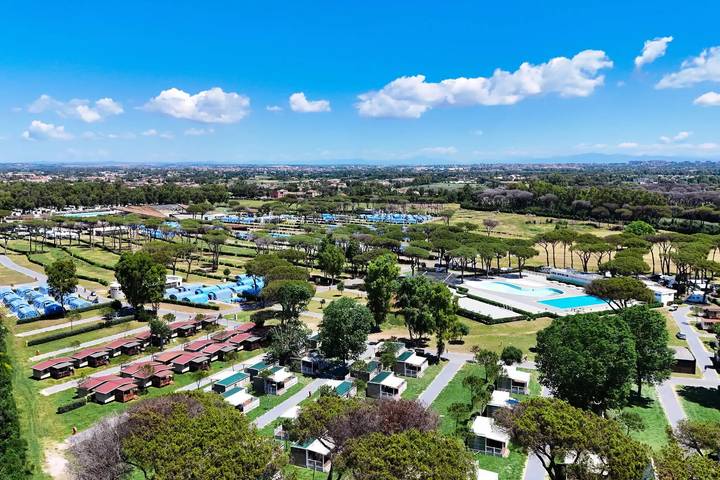 Bungalow für 4 Personen, mit Terrasse und Pool, mit Haustier in Latium - 2