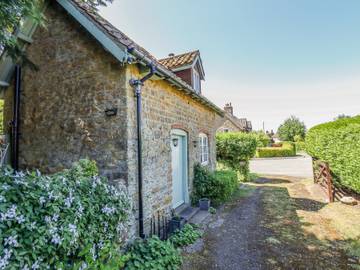 Log Cabin for 2 People in North Willingham, Lincolnshire Wolds AONB, Photo 1