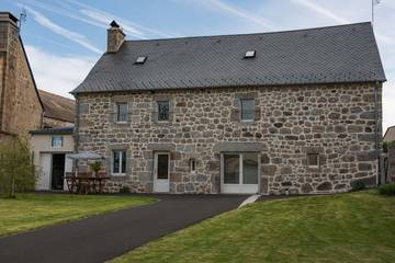 Gîte pour 8 Personnes dans Prinsuéjols-Malbouzon, L'Aubrac, Photo 3