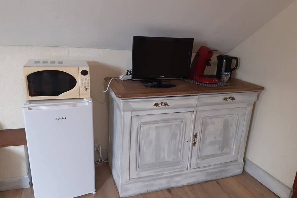 Chambre agréable pour une nuit en transit in Beaulieu-sur-Layon, Vallée de la Loire