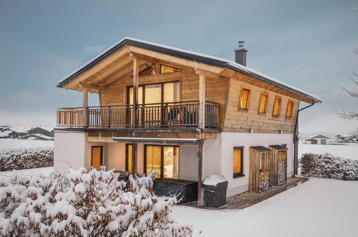 Ferienhaus für 6 Personen, mit Balkon und Terrasse sowie Garten und Pool