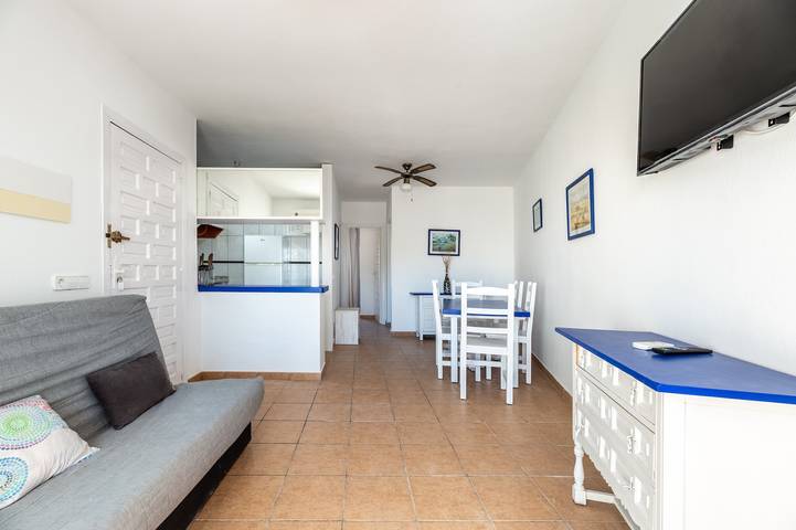 Apartamento entero, Apartamento 'Isla Blanca' con Aire acondicionado in Es Pujols, Formentera