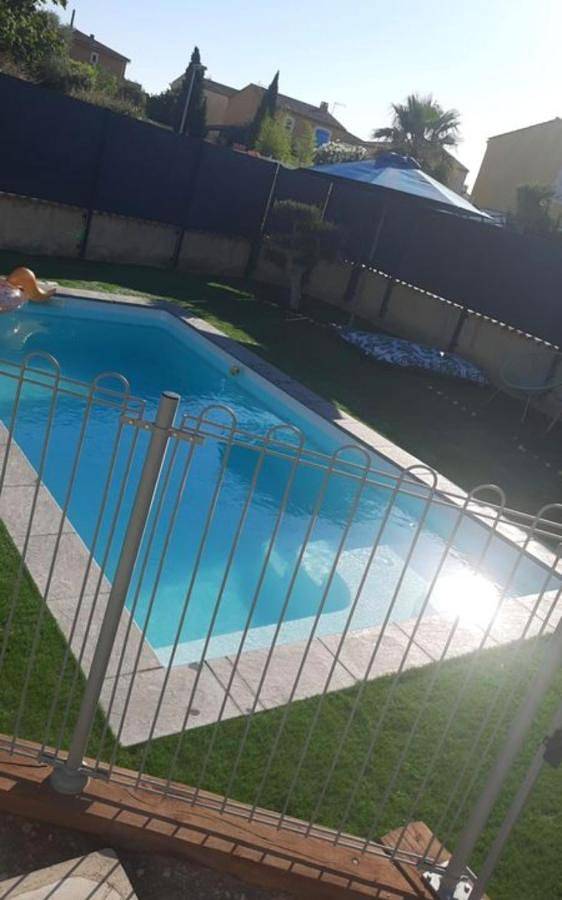 Chalet para 5 personas, con terraza y piscina - 1