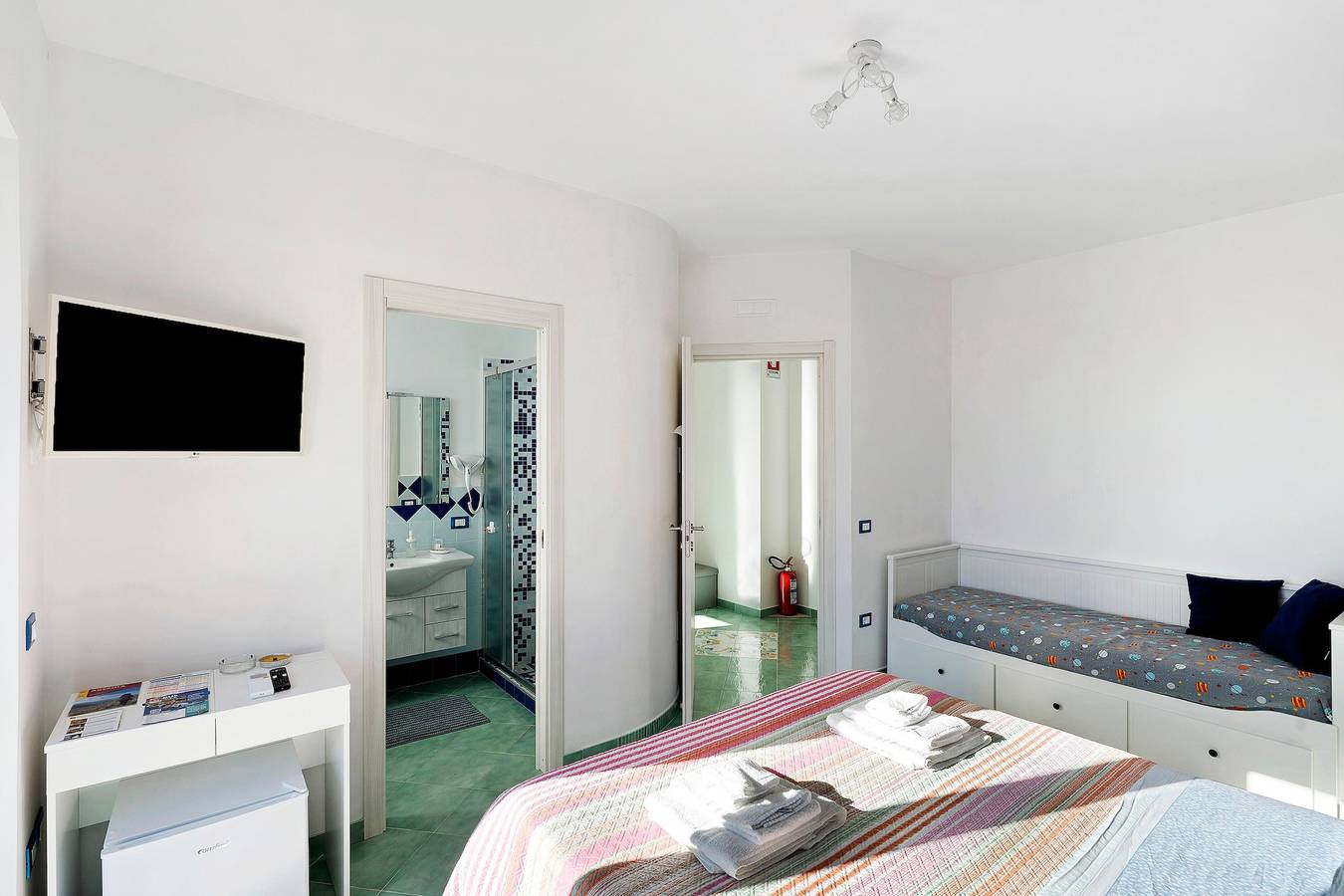 Ferienhaus 'Holiday House Coast 2 Coast' mit Meerblick, Wlan und Klimaanlage in Pianillo, Agerola