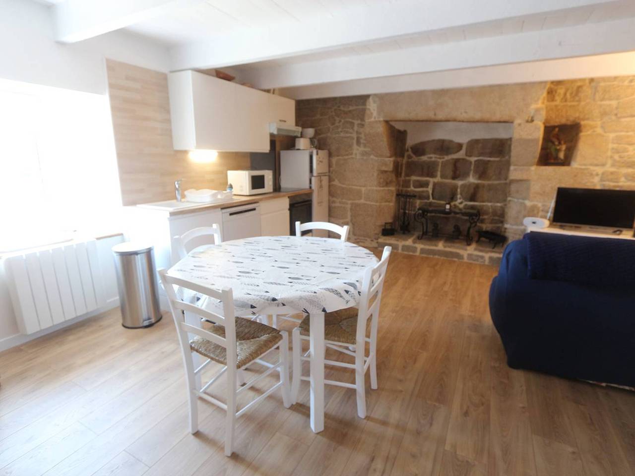 Ganze Wohnung, Combrit Sainte-Marine: Renoviertes Duplex mit privatem Garten und Hafenblick in Combrit, Quimper und Umgebung