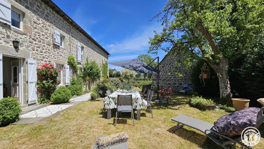 Ferienhaus mit TV, Garten und Internet bei Margerides in Margerides, Ussel und Umgebung