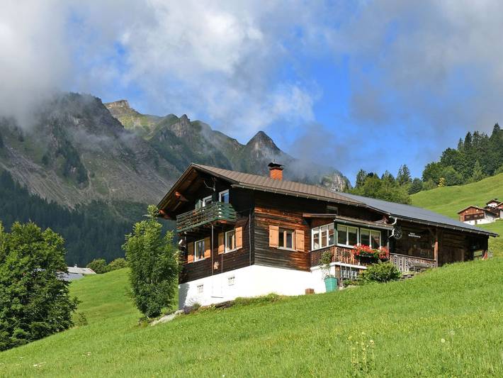 Ferienhaus für 9 Personen, mit Balkon und Garten sowie Ausblick in Au
