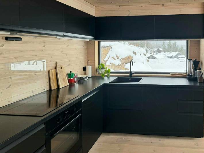 Nordische Designhütte mit Blick auf den See Toke in Drangedal
