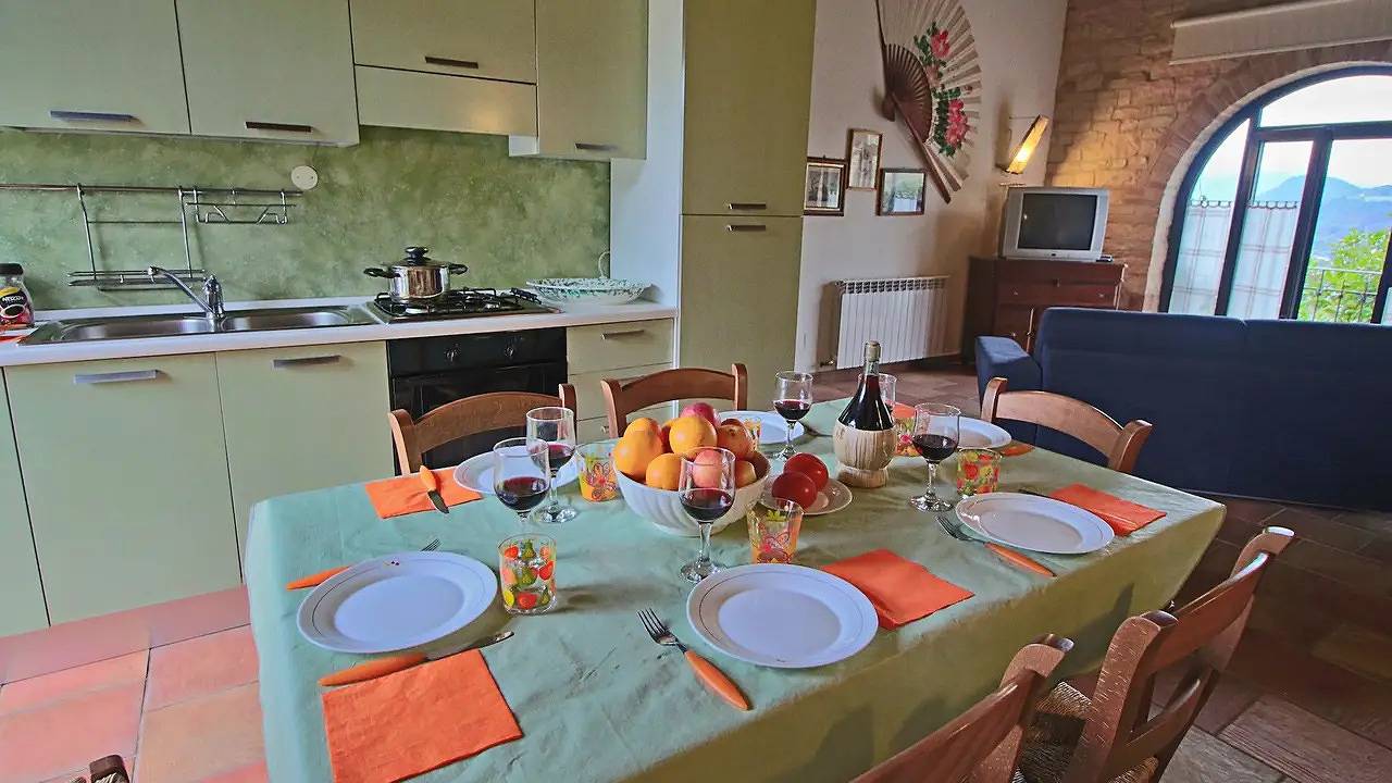 Casa vacanza per 7 persone con piscina in Cagli, Valle del Metauro