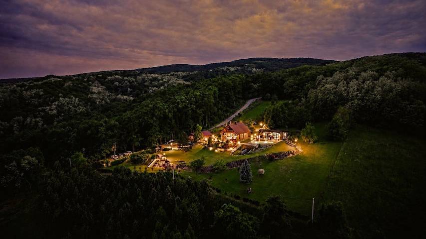 Privates Holzferienhaus mit Sauna und Whirlpool nahe Zagreb in Zagreb und Umgebung