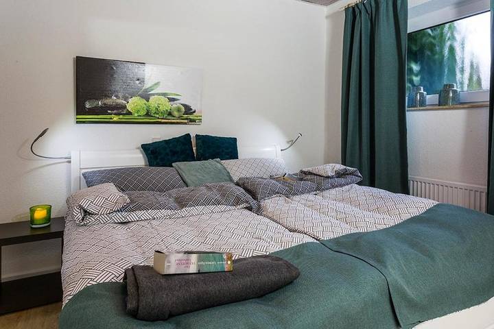 Vakantiehuis voor 3 personen, with Terras and Tuin as well as Uitzicht in Leer