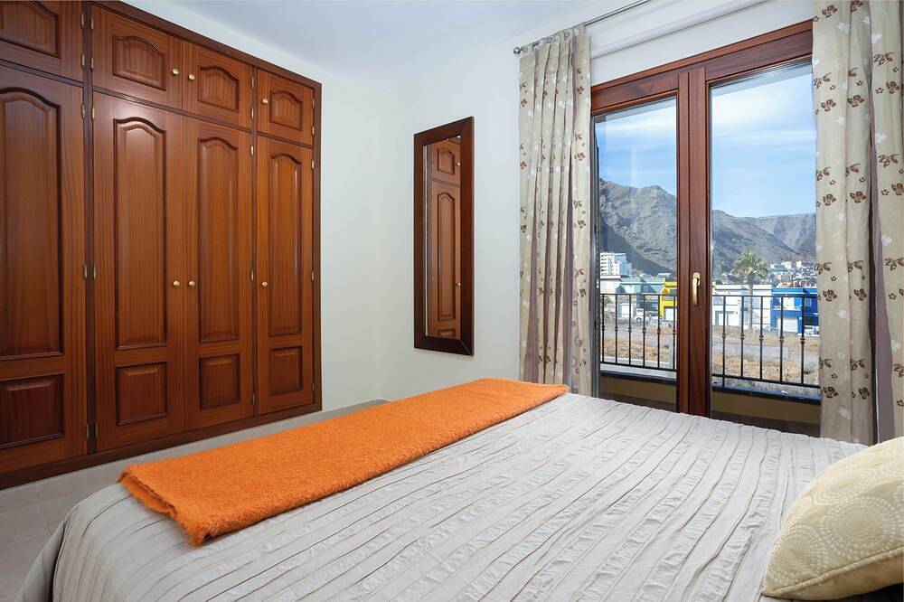 Villa Calma Rock And Sea in Punta del Hidalgo, San Cristóbal de La Laguna