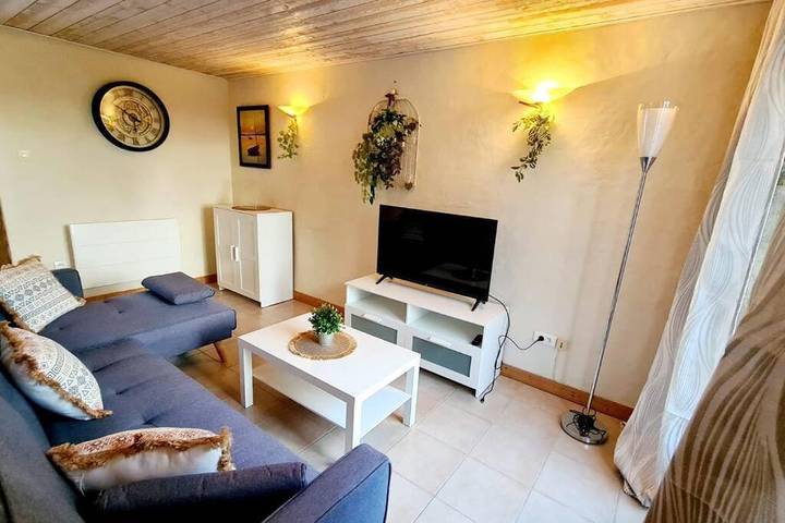 Location de vacances pour 5 personnes, avec terrasse ainsi que vue et jardin à Plumelec - 3