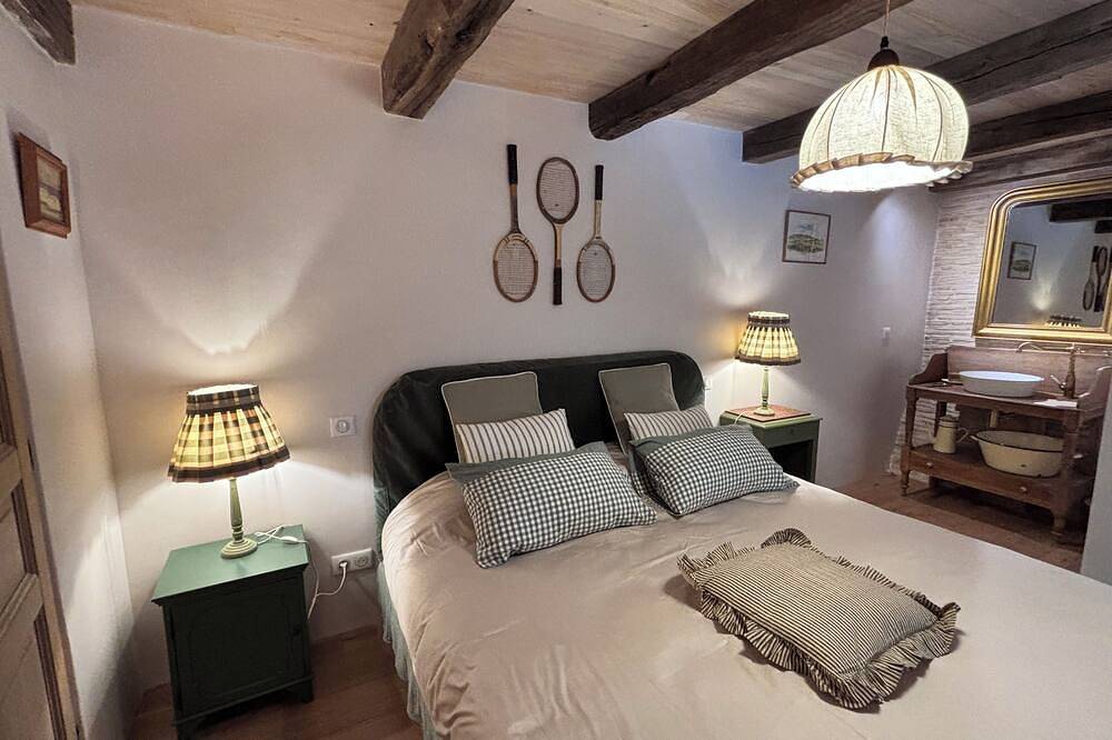 15th-Century farmhouse in the hills of Occitanie in Lauzerte, Quercy