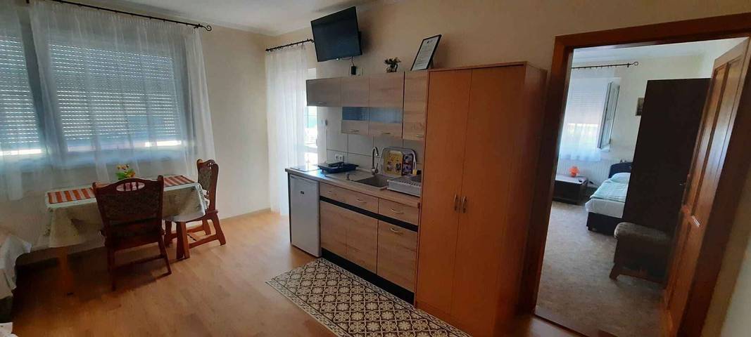 Ganze Ferienwohnung, Ferienwohnung im Erdgeschoss in Keszthely, Balaton Region