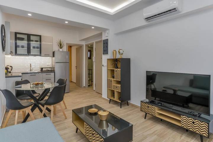 Hel lägenhet, Apartment 'Polisher' with Shared Terrace, Wi-Fi and Air Conditioning in Iraklio-Heraklion region