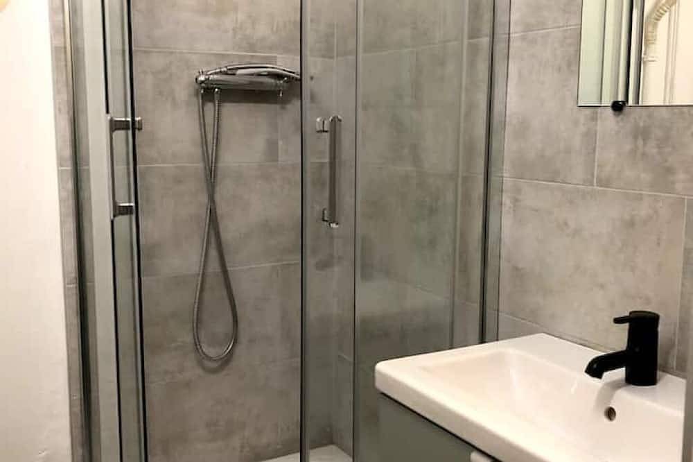 Appartement entier, Studio tout équipé, proche Paris in Bagnolet, Seine-Saint-Denis