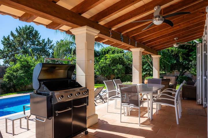 Villa 'Victoria' with Private Pool, Wi-Fi and Air Conditioning in Crestatx, Sa Pobla
