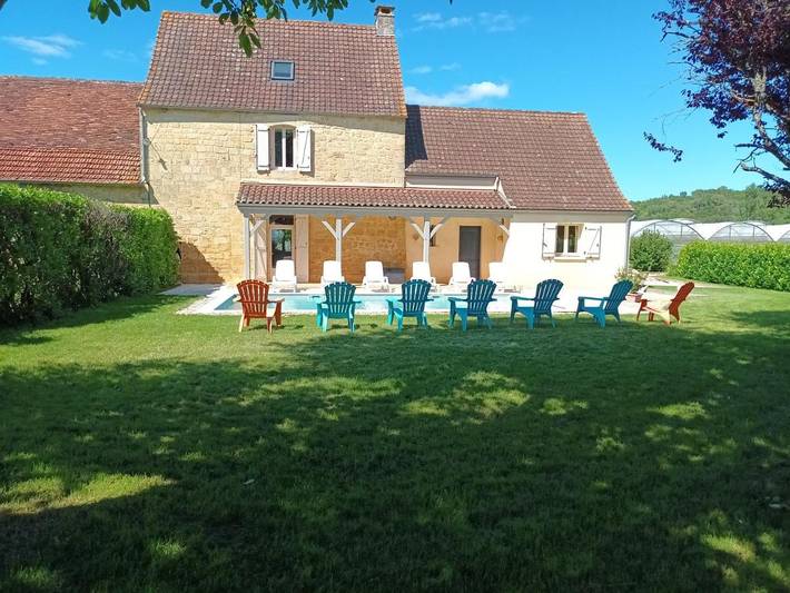 Location de vacances pour 12 personnes, avec terrasse et piscine à Payrignac