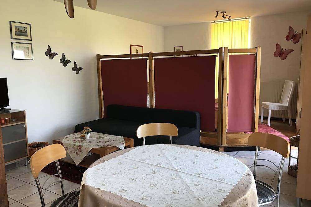 Ganze Wohnung, Ferienwohung mit eigener Terrasse und herrlichem Ausblick in Mechernich, Naturpark Hohes Venn-Eifel