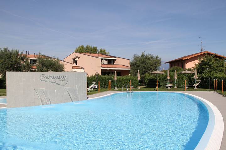 Ferienwohnung für 4 Personen, mit Pool und Kinderpool sowie Garten, kinderfreundlich in Moniga del Garda