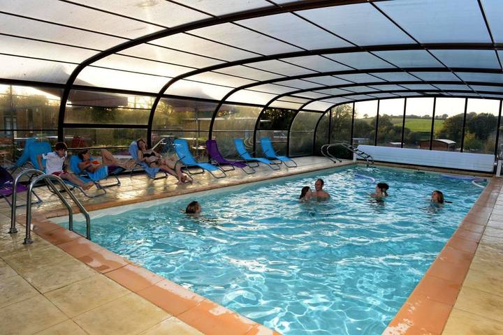 Location de vacances pour 8 personnes, avec piscine et jardin ainsi que sauna et jacuzzi, adapté aux familles à Chenillé-Changé - 2