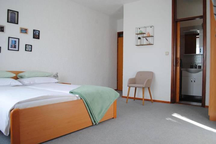 Chambre d’hôte pour 4 personnes, avec vue et jardin, animaux acceptés dans Krk - 2