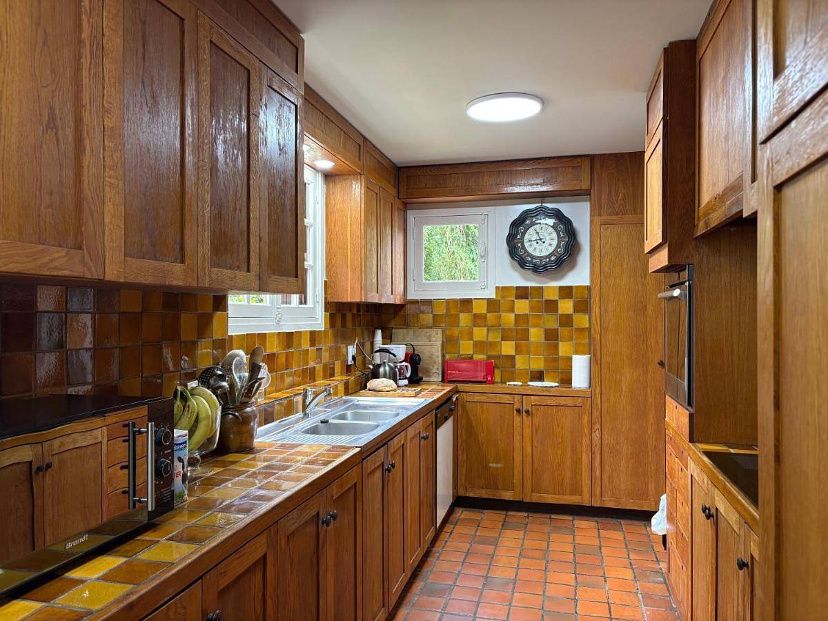 Manoir Normand- Grand parc privé - calme absolu - 8 pers in Saint-Pierre-et-Saint-Paul-en-Val-d'Auge, Région de Lisieux