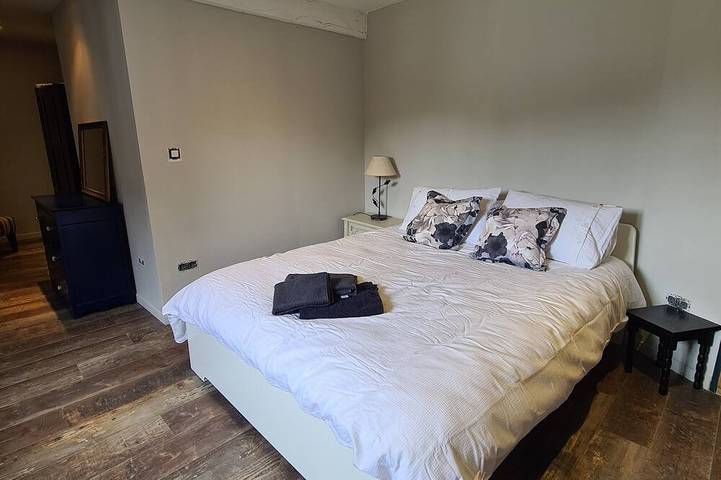Location de vacances pour 12 personnes, avec Terrasse et Jardin à Humières - 2