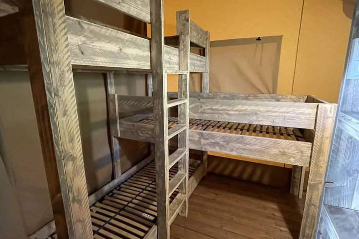 ZEcamping 4 étoiles animé piscine chauffée chiens acceptés tente 25m2 in Sainte-Nathalène, Périgord Noir