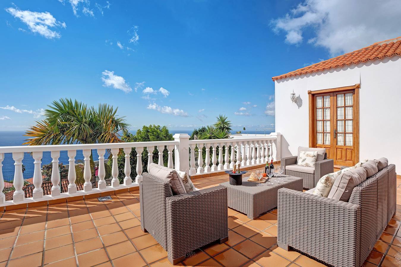 Casa de vacaciones "Casa 1700 Los Quemados" con vistas al mar, Wi-Fi, jardín y terraza in Los Quemados, Fuencaliente de La Palma