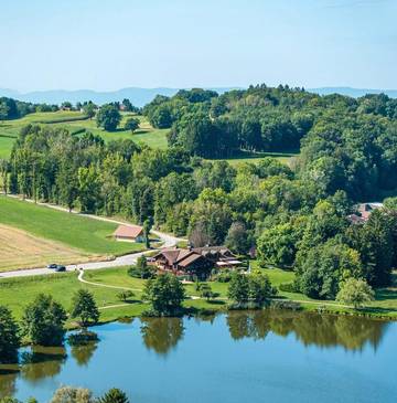 Hôtel pour 2 personnes, avec vue ainsi que vue sur le lac et jardin, animaux acceptés à Cruseilles