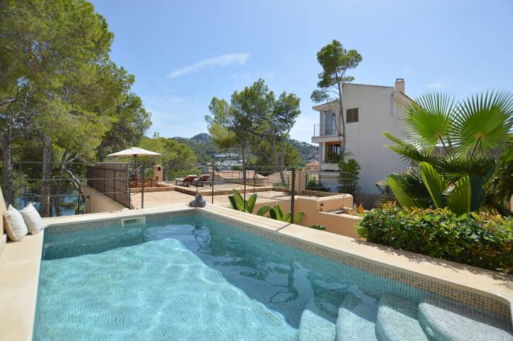 Apartamento para 6 personas, con Terraza y Jardín en Puerto de Andrach