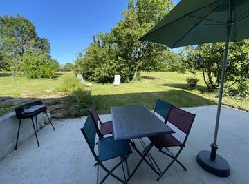 Gîte pour 2 personnes, avec jardin et terrasse dans le Cher
