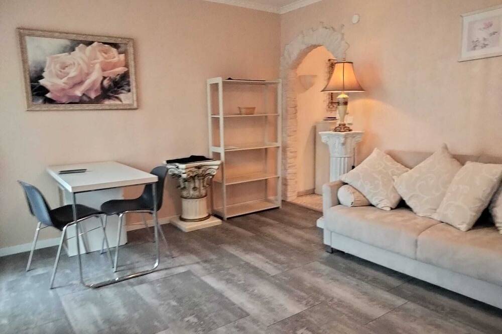 Ringstraße 15 W2 - 1 Schlafzimmer mit Balkon und Parkplatz in Neumünster, Schleswig-Holstein Binnenland
