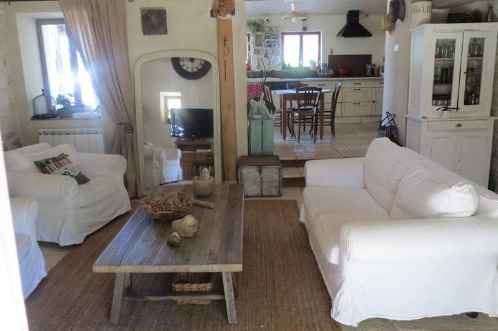 Gîte pour 8 personnes, avec jardin à Mouillac