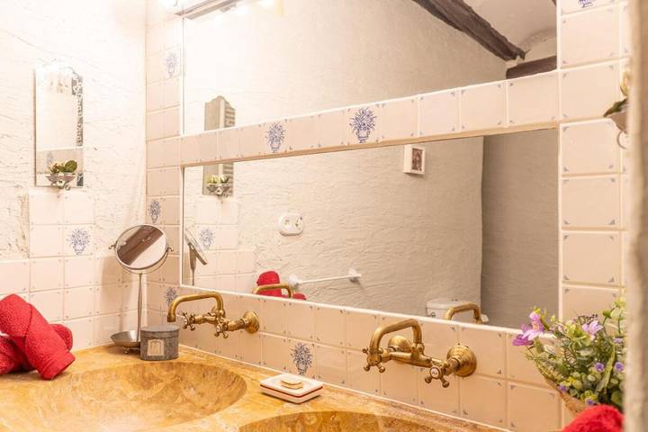 Casa de vacaciones para 15 personas, con vistas además de jardín y piscina, Se admiten mascotas en Urgel - 3